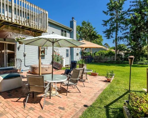 1638 Louis Kossuth Ave, Bohemia NY 11716-1514 exterior