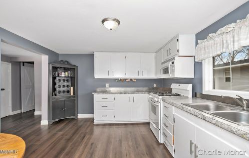 1118 Kenwood Ave, Belding MI 48809-1313 exterior