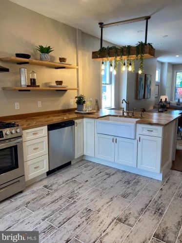 237 Elm St, Lancaster PA  17603-3445 exterior