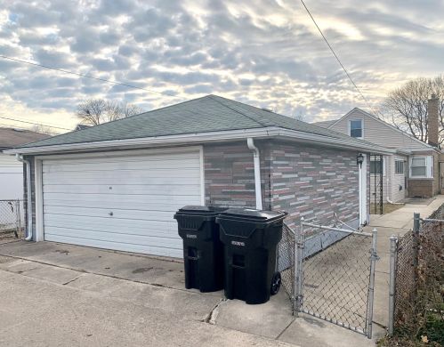 5135 Natchez Ave, Chicago IL 60638-1346 exterior