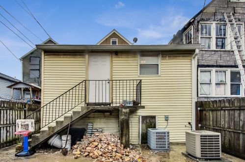 2338 18 Pl, Chicago IL 60608-2560 exterior