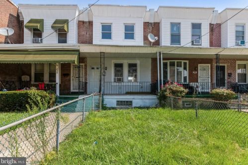 837 Summit St, Darby, PA 19023-2202