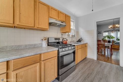 5725 Giddings St, Chicago IL 60630-2930 exterior