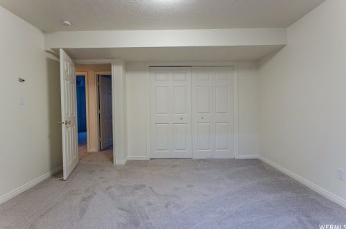 9525 Shoshone Ct, Sandy UT 84092-3074 exterior