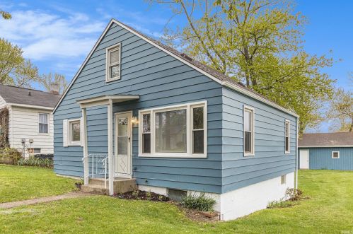 541 Ballard Ave, Mishawaka, IN 46544-3809