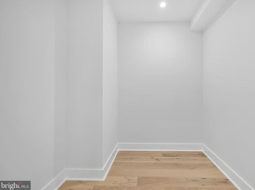 4624 Asbury Pl, Washington DC  20016-4325 exterior