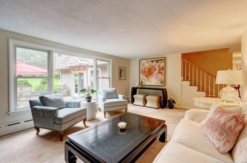 108 Hickory Hl Rd, New Britain CT 06052-1009 exterior