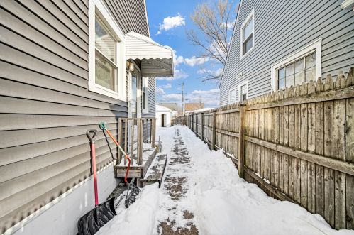 11139 Avenue, Chicago IL  60617-6944 exterior