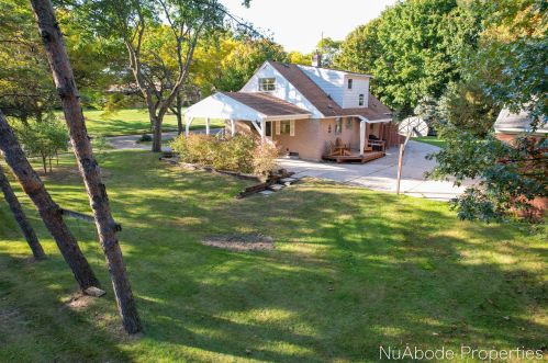 912 Westend Ave, Grand Rapids MI 49504-3847 exterior