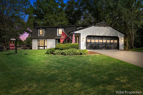 6872 Forest Valley Dr, Grand Rapids, MI 49546-9201