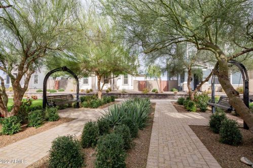 25818 20 Ln, Phoenix AZ 85085-1714 exterior