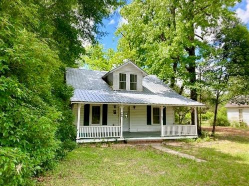 24 Arbutus Ave, Defuniak Springs, FL 32435-2426