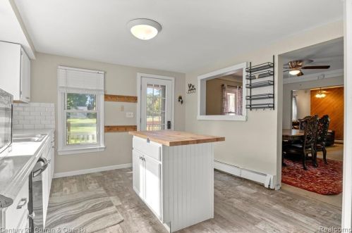 1787 Sashabaw Rd, Brandon MI  48462-9163 exterior