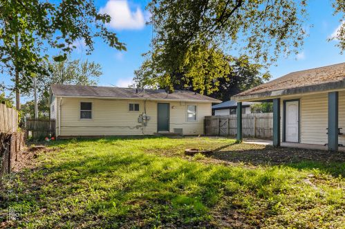 2010 Glen Flora Ave, Waukegan IL 60085-1304 exterior