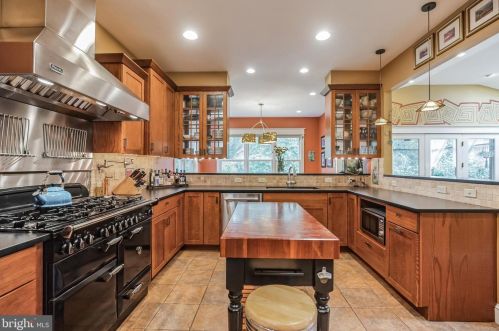 124 Smt Ave, Tavistock NJ 08033-3315 exterior