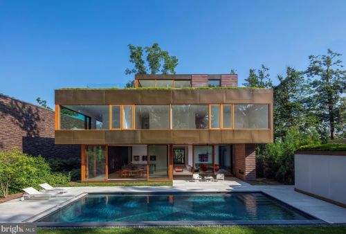 3131 Chain Brg Rd, Washington DC 20016-3301 exterior