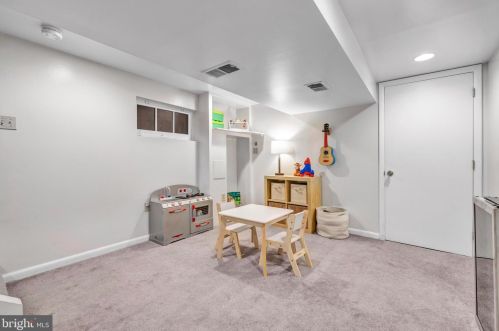 9308 Sudbury Rd, Silver Spring MD 20901-3505 exterior