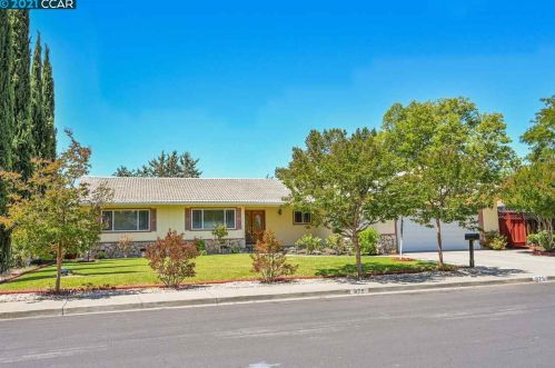 875 Brittany Ln, Concord, CA 94518-3409