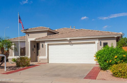 2036 Riviera Dr, Chandler AZ 85249-4867 exterior