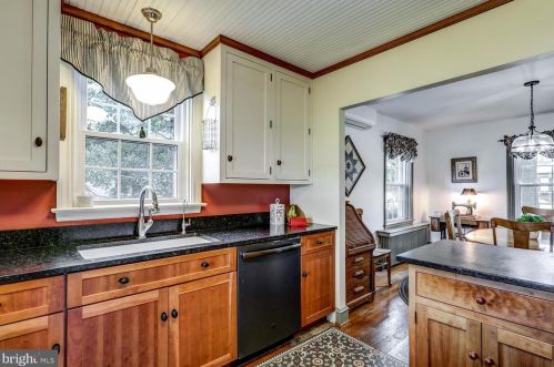 2013 Marietta Ave, Lancaster PA 17603-2205 exterior