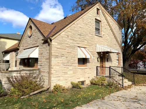 4218 75th St, Milwaukee, WI 53216-1002