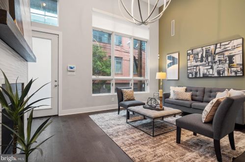 1332 Kater St, Philadelphia PA  19147-1828 exterior