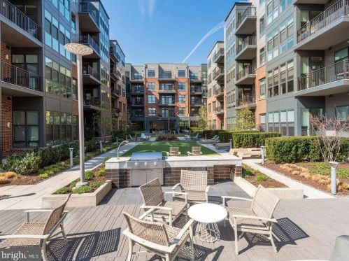 1761 Old Meadow Rd, Mc Lean VA 22102-4315 exterior