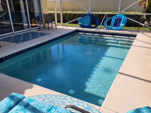 10701 Hartwick Dr, Fort Pierce FL 34987-1924 exterior