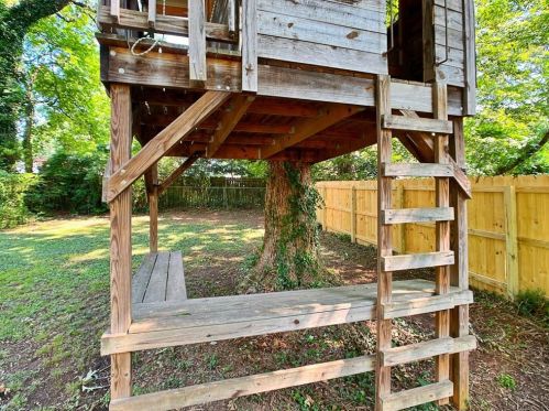 1901 Forrest Ave, Atlanta GA 30344-2768 exterior