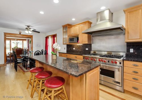 837 Linden Ave, Elmhurst IL 60126-4538 exterior