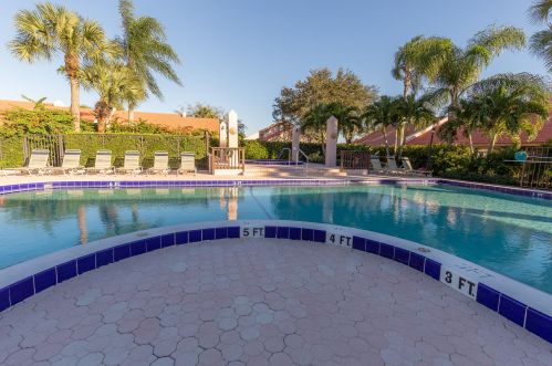 3327 La Prado Ct, Fort Pierce FL  34952-6111 exterior