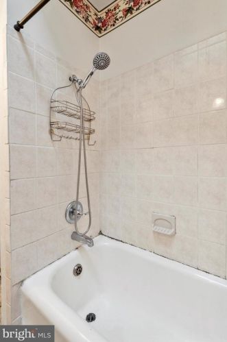 7158 Cottage St, Philadelphia PA 19124-2136 exterior