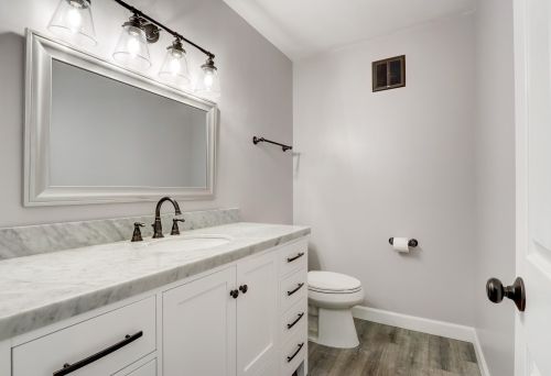 5592 27, Milwaukee WI 53221-4106 exterior