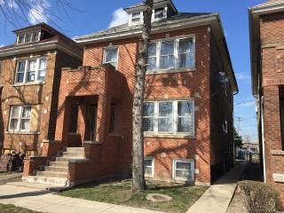 2734 41st St, Chicago, IL 60632-1136