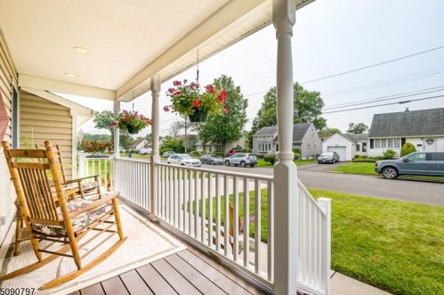 57 Francis St, Iselin NJ 08830-1121 exterior