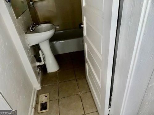 1227 Epworth St, Atlanta GA 30310-3933 exterior