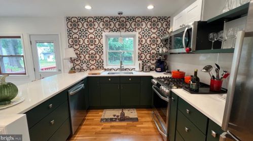 204 Berwyn Pl, Trenton, NJ 08648-3608