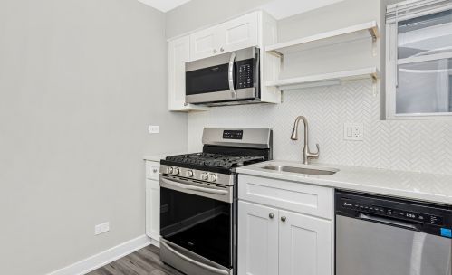 2253 Whipple St, Chicago IL 60655-2216 exterior