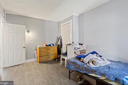 64 Locust St, Lancaster PA 17602-3635 exterior