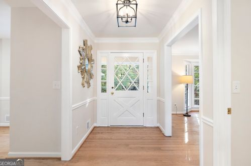 7330 Hunters Branch Dr, Atlanta GA  30328-1721 exterior