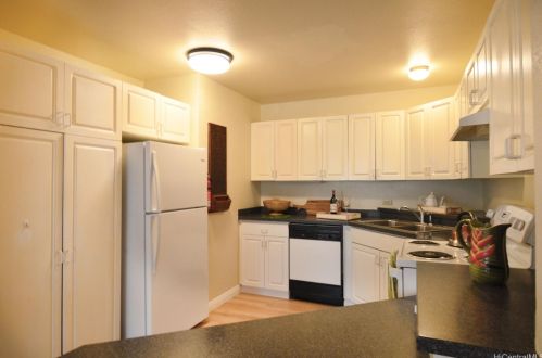 1070 Ala Napunani St, Honolulu HI 96818-1780 exterior