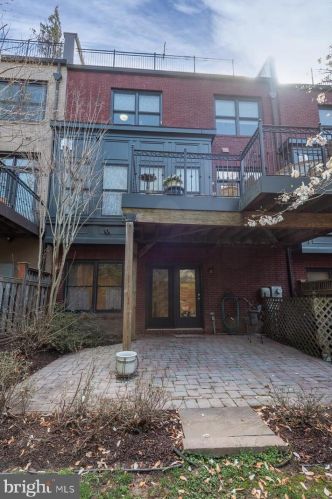 12561 Ansin Cir Dr, Rockville MD 20854-6912 exterior