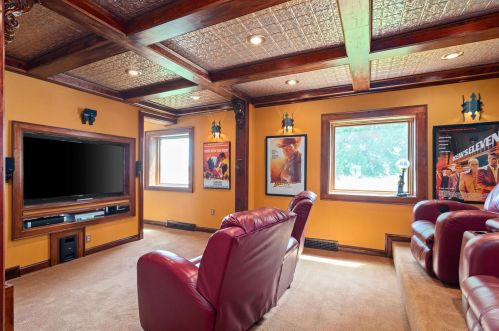 2916 County Road B, Manitowoc WI 54220-8950 exterior