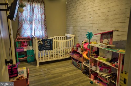 8617 Jackson St, Philadelphia PA  19136-2107 exterior