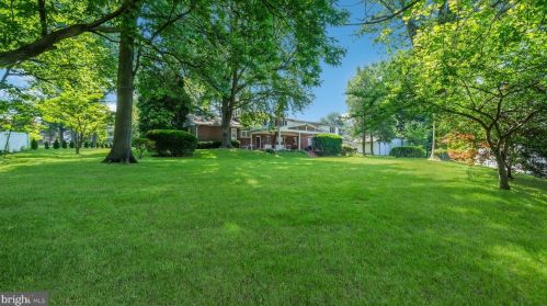 1078 Corn Crib Dr, Huntingdon Valley PA 19006-3306 exterior