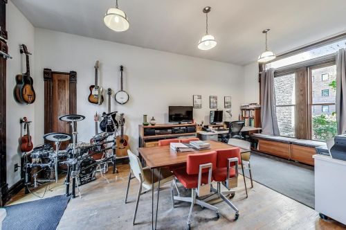 2324 Armitage Ave, Chicago IL 60647-4342 exterior