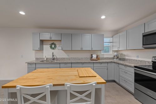 2231 Acoma Dr, Phoenix AZ  85022-4101 exterior