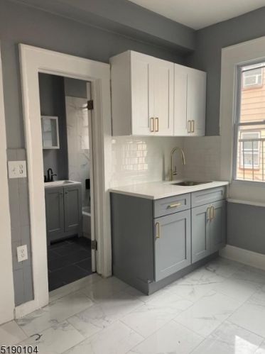 12 Rosa Parks Blvd, Paterson NJ  07524-1102 exterior