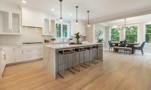 19 Thurston Rd, Newton MA 02464-1244 exterior