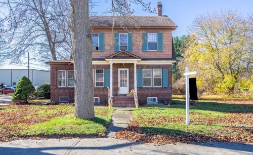 304 Oak Ave, Torrington, CT 06790-6827